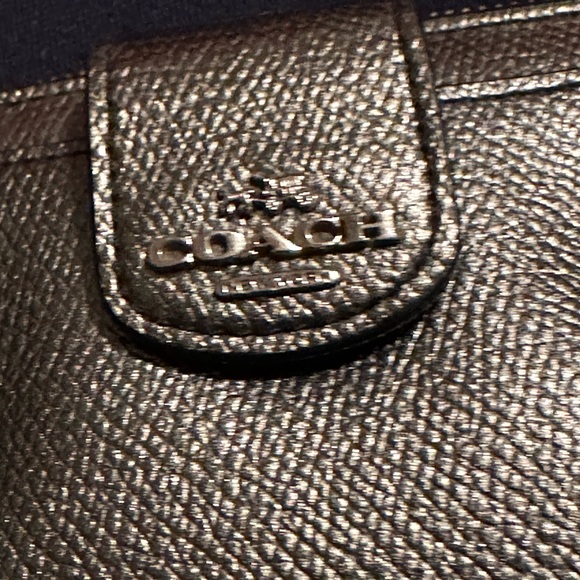 Coach Metallic Pewter Wristlet. Soft leather - Picture 13 of 14
